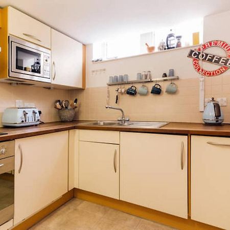 Central 2-Bed, 2-Bath Sanctuary Near Holborn Station, Covent Garden & West End Londra Exterior foto