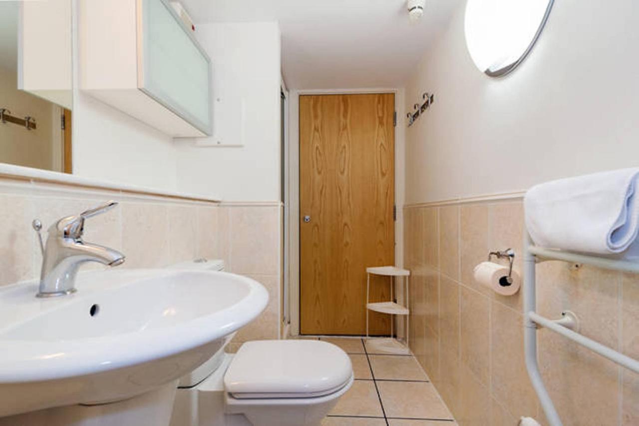Central 2-Bed, 2-Bath Sanctuary Near Holborn Station, Covent Garden & West End Londra Exterior foto